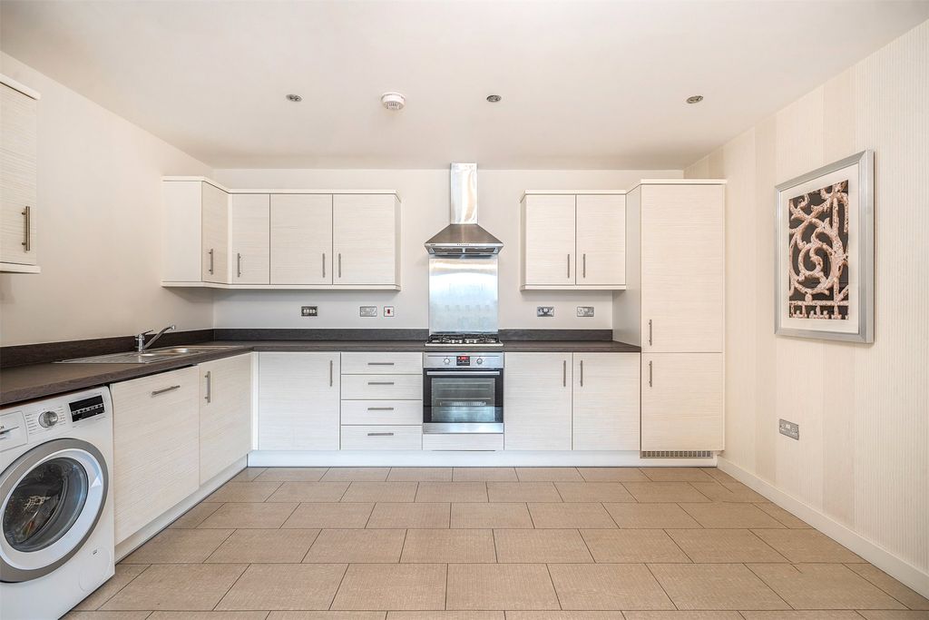 Property photo 2 of 13 Picture No. 80