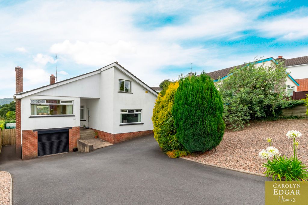 Property photo 2 of 38 009