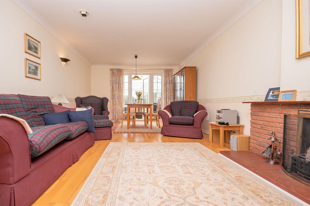 Property photo 3 of 20