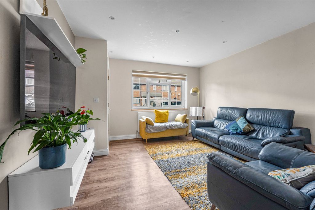 Property photo 2 of 22 Picture No. 27