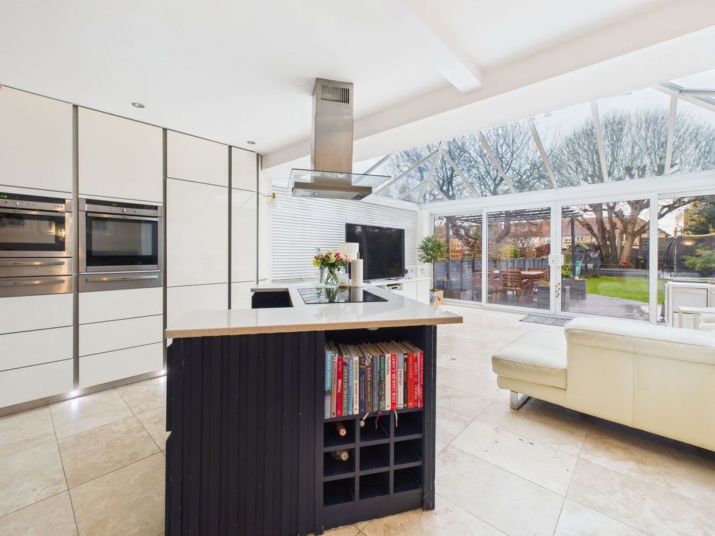 Property photo 3 of 23