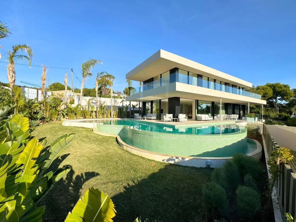 Property photo 1 of 18