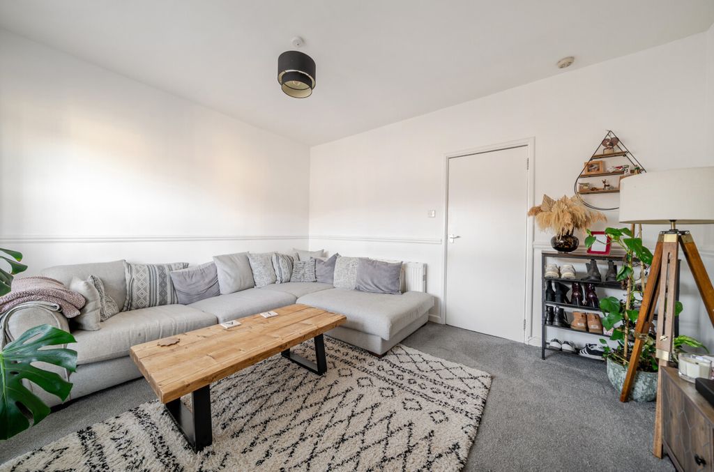 Property photo 3 of 12 1430305-21-69B9A1...