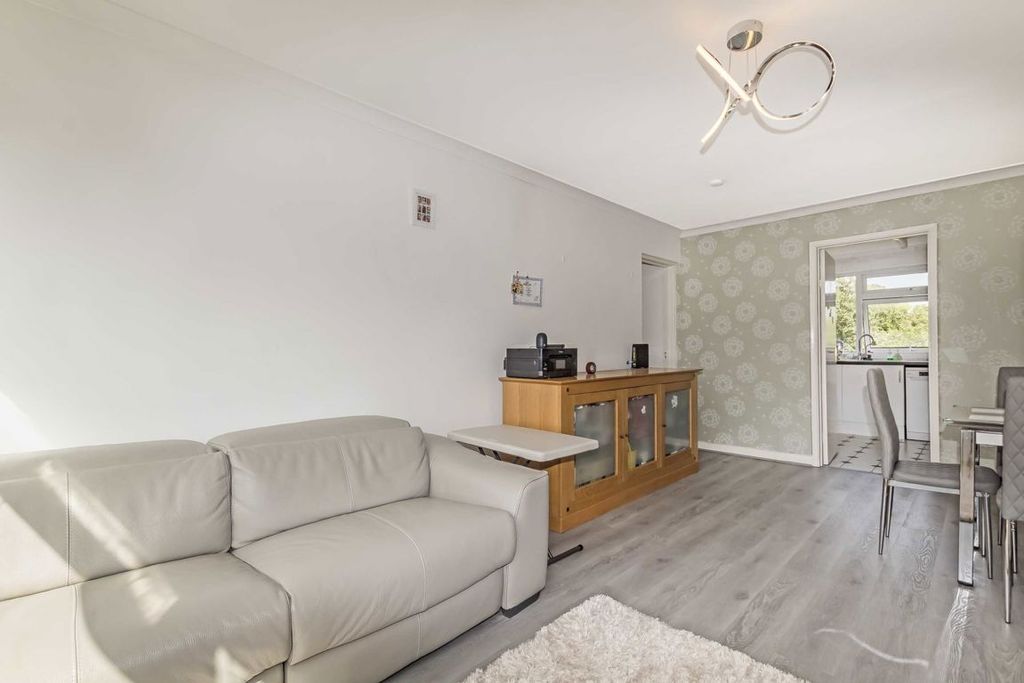 Property photo 2 of 4