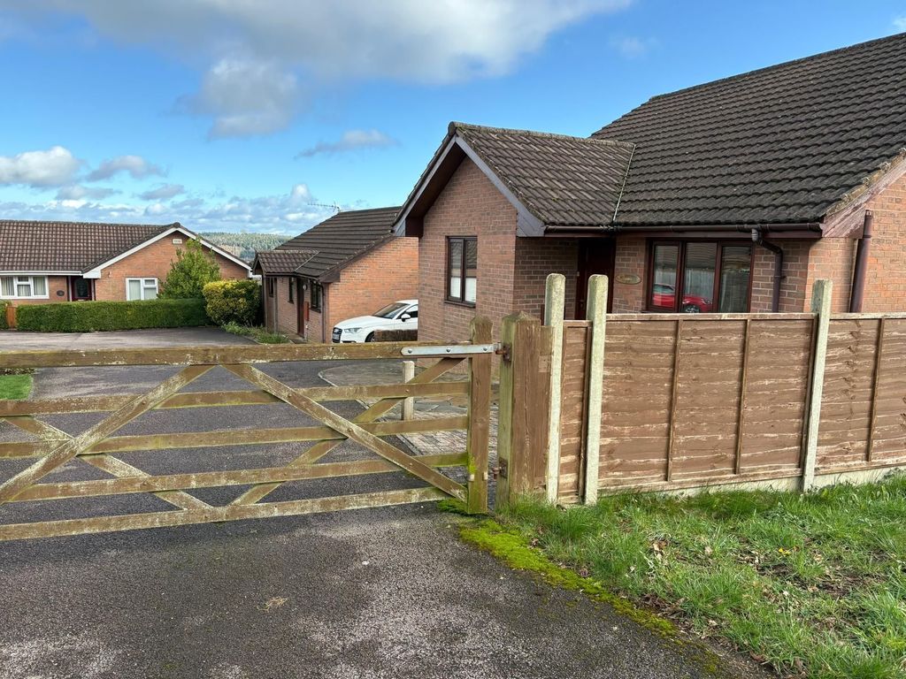 Property photo 2 of 28