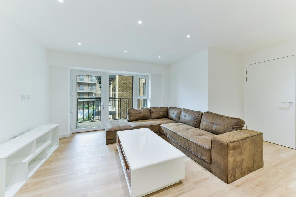 Property photo 3 of 6