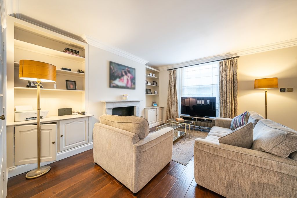 Property photo 2 of 16 Flat-2-100-Belgra...