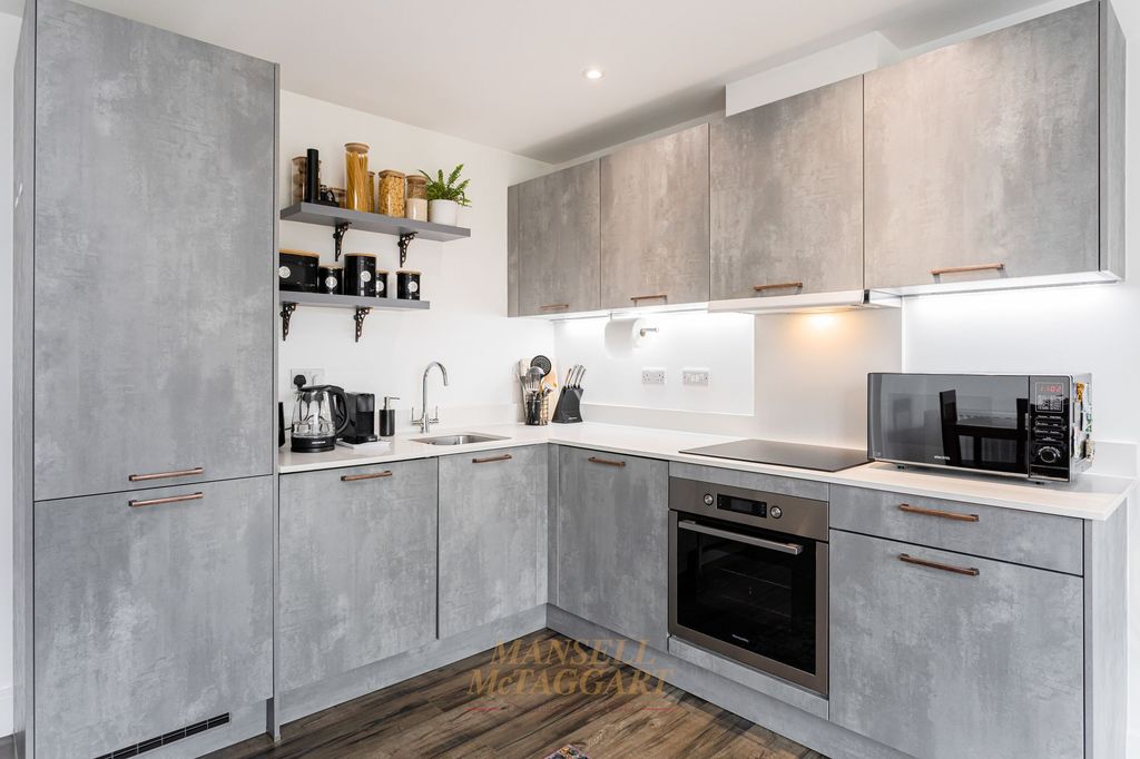 Property photo 2 of 22