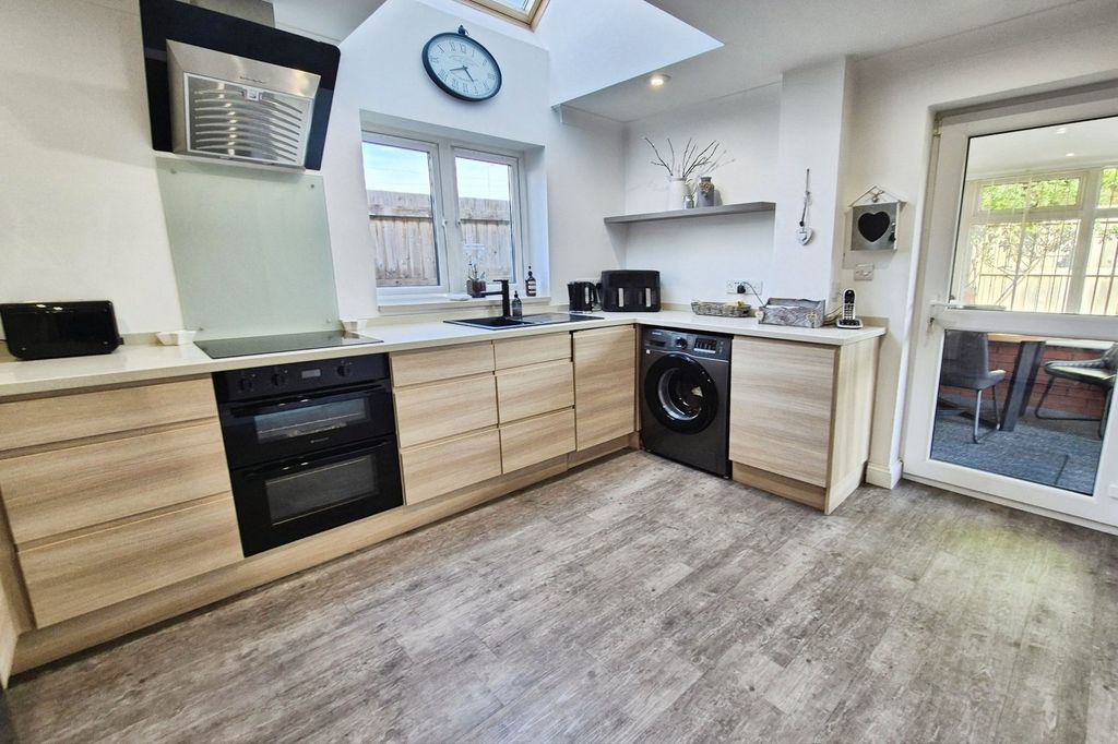 Property photo 2 of 14 Kitchen