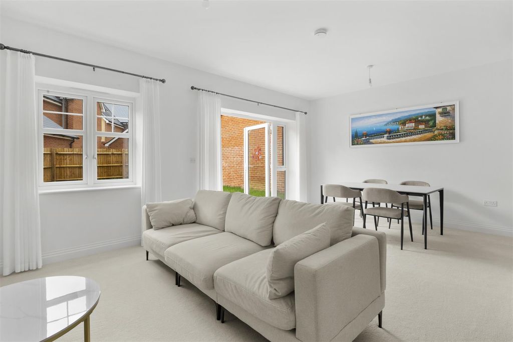Property photo 3 of 15 45 Orchid Drive, Hp10 9Gh-8.Jpg