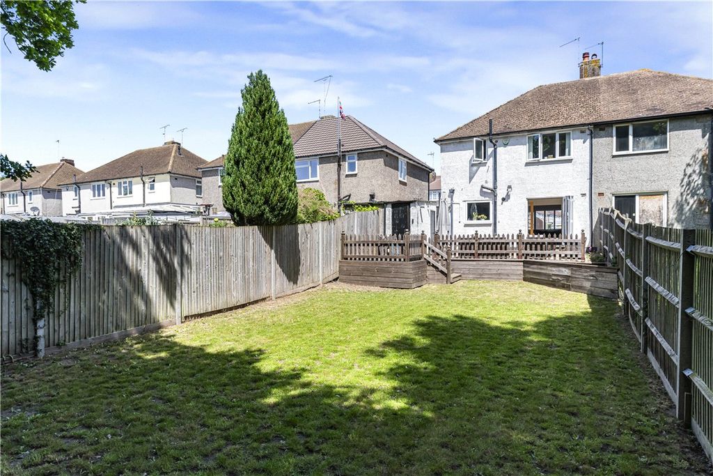 Property photo 1 of 27 Picture No. 24