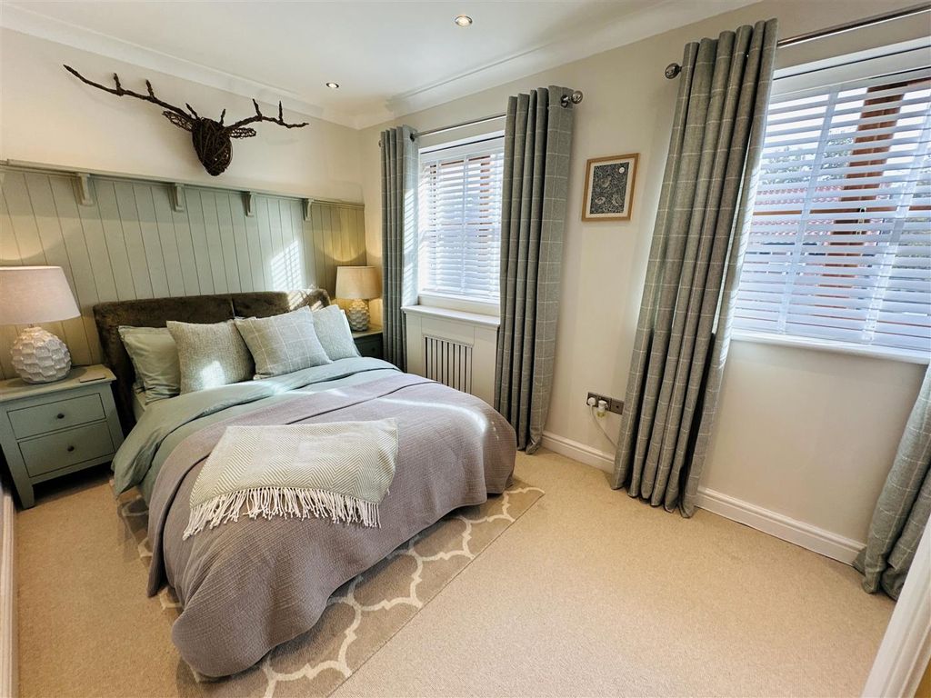 Property photo 3 of 19 Bedroom1.Jpg