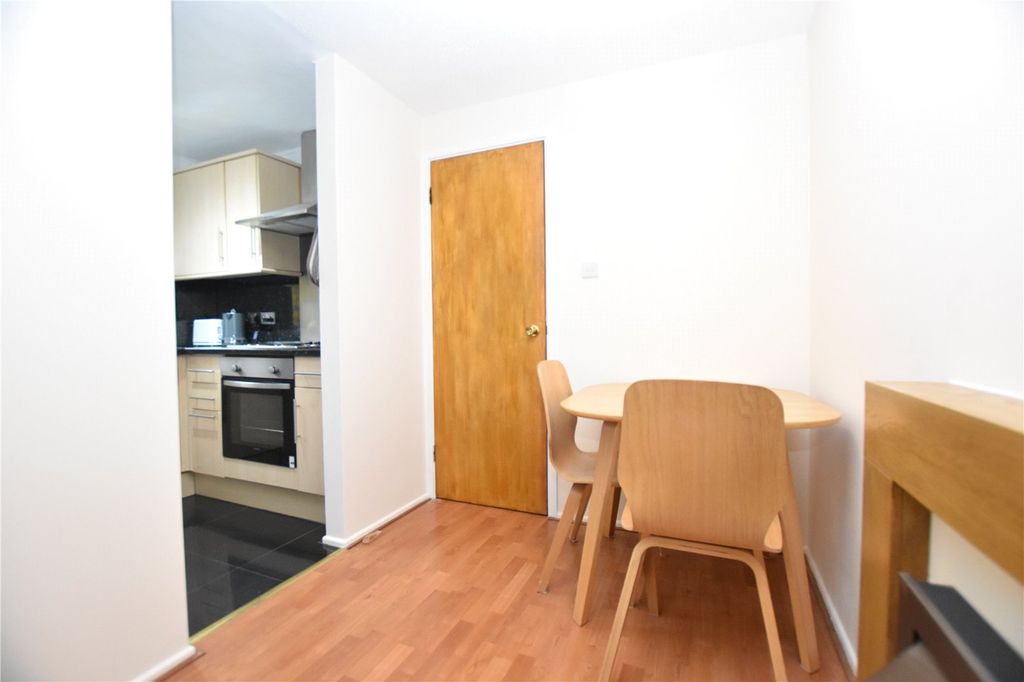 Property photo 3 of 8 Picture No. 18