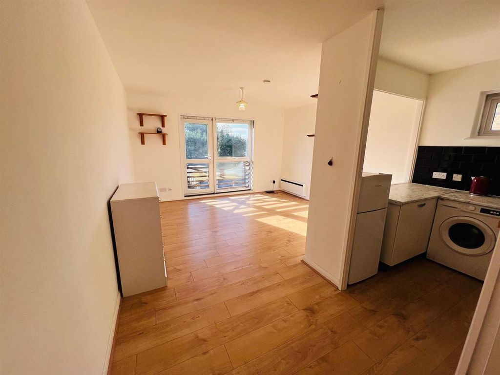 Property photo 3 of 9 Img-20251024-Wa0009.Jpg