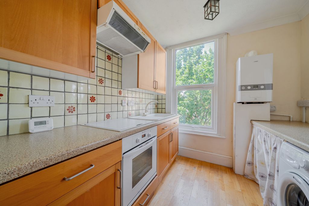 Property photo 3 of 14 Kitchen