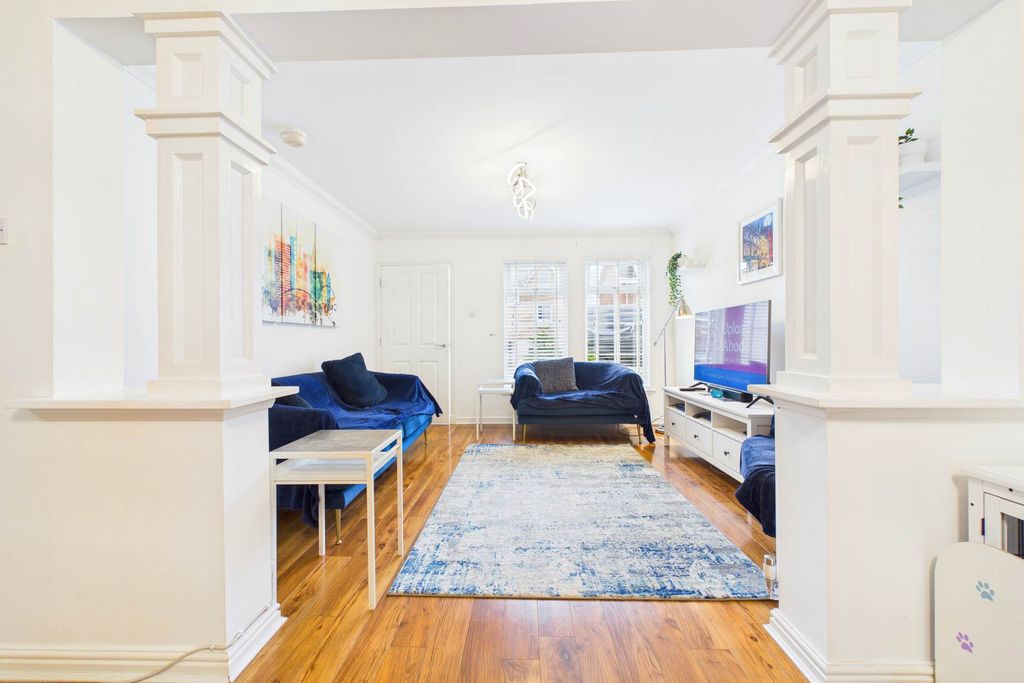 Property photo 3 of 25