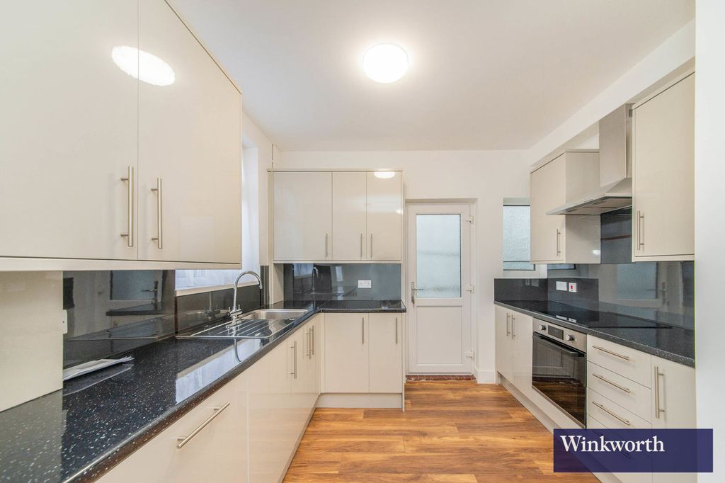 Property photo 3 of 11 Photograph