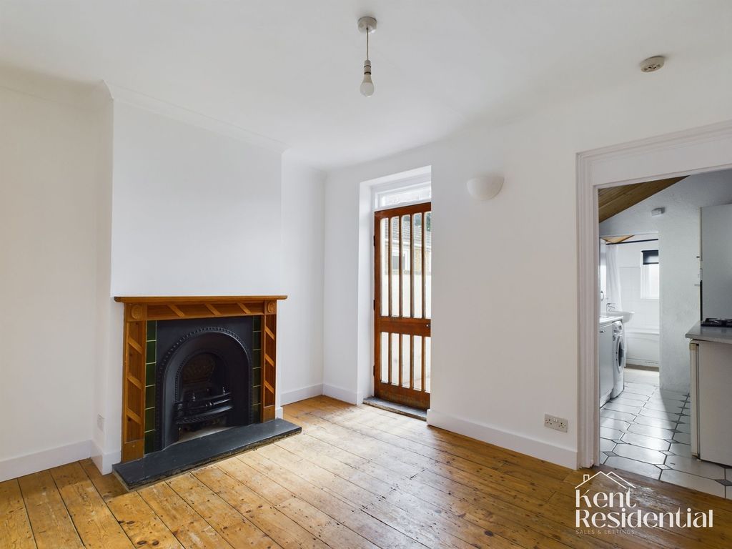 Property photo 3 of 10 Photo 10