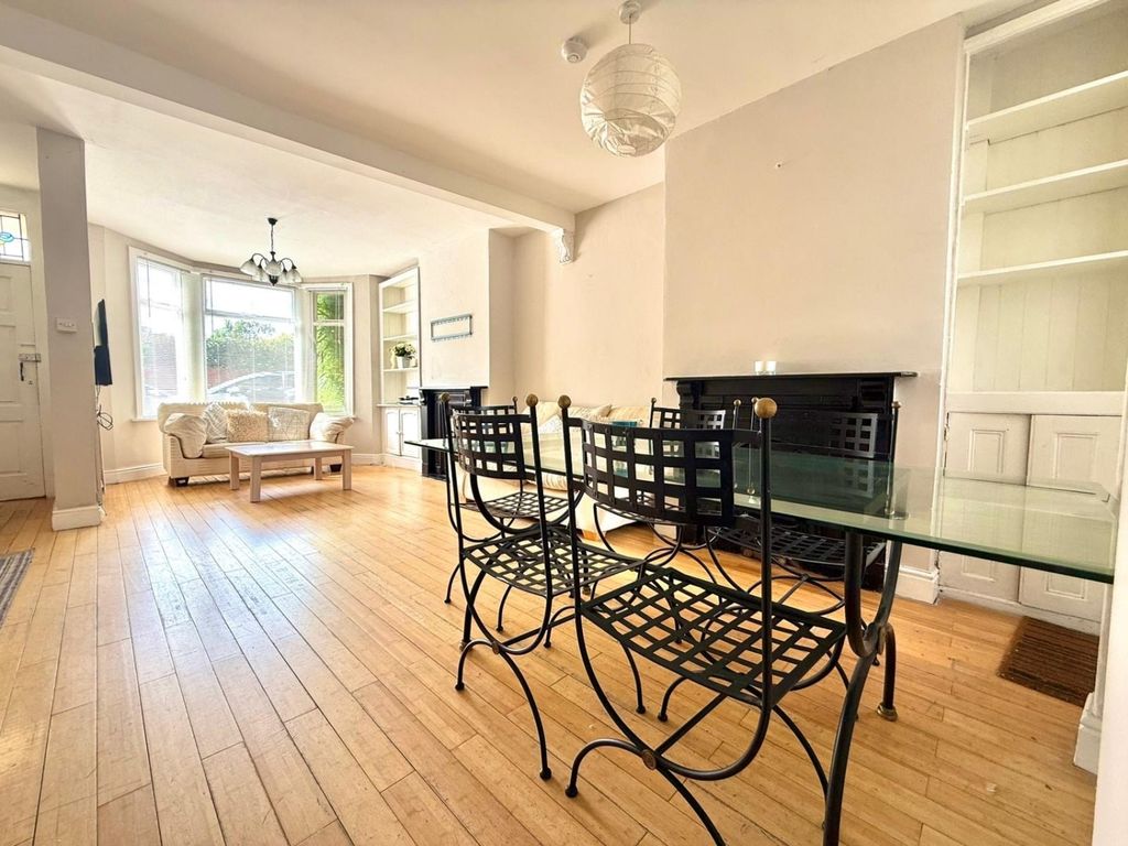 Property photo 2 of 10 98885