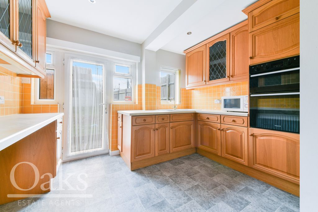 Property photo 2 of 8 Kitchen