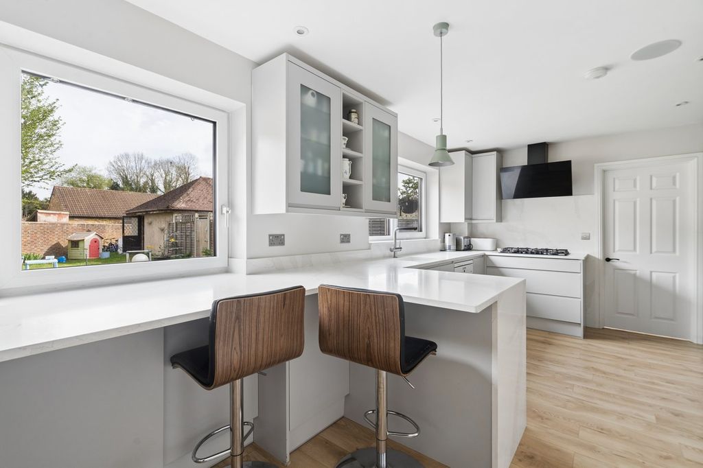 Property photo 3 of 22