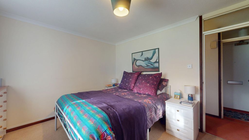Property photo 1 of 9 Bedroom - Angle 1