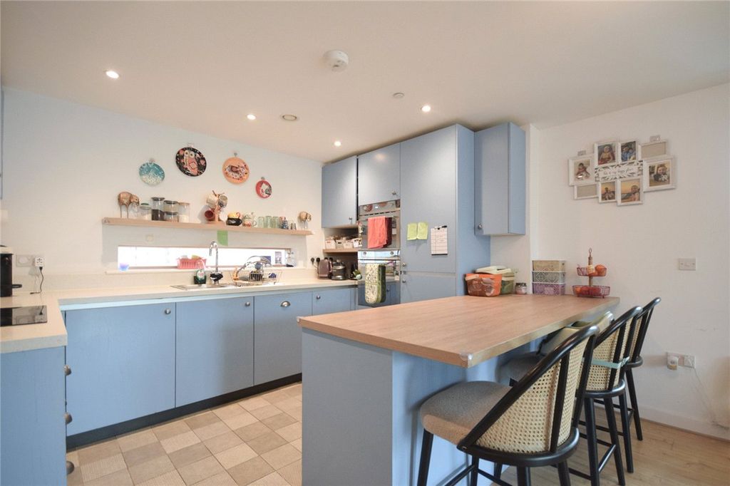 Property photo 1 of 9 Picture No. 10