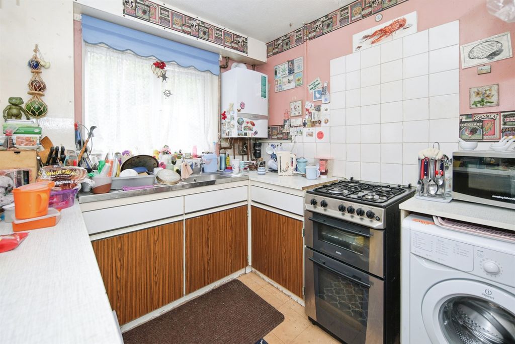 Property photo 3 of 12