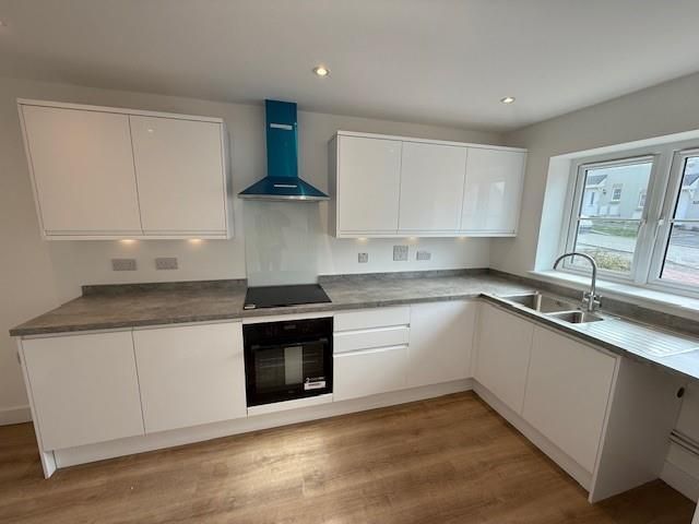 Property photo 2 of 12 Plot 371 Kitchen 2.Jpg
