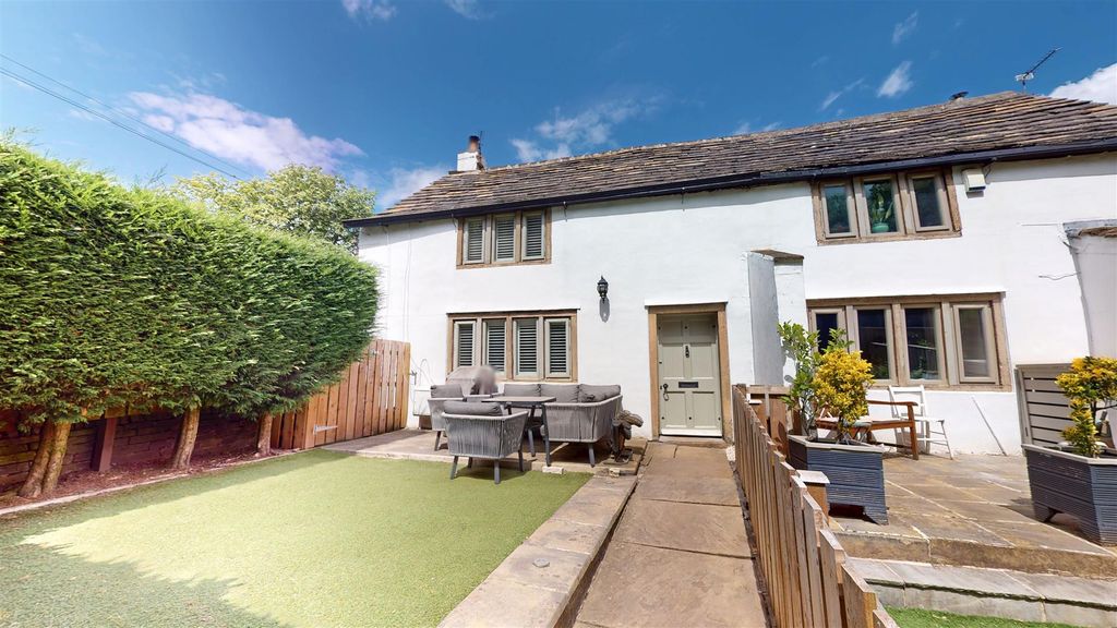 Property photo 1 of 15 External