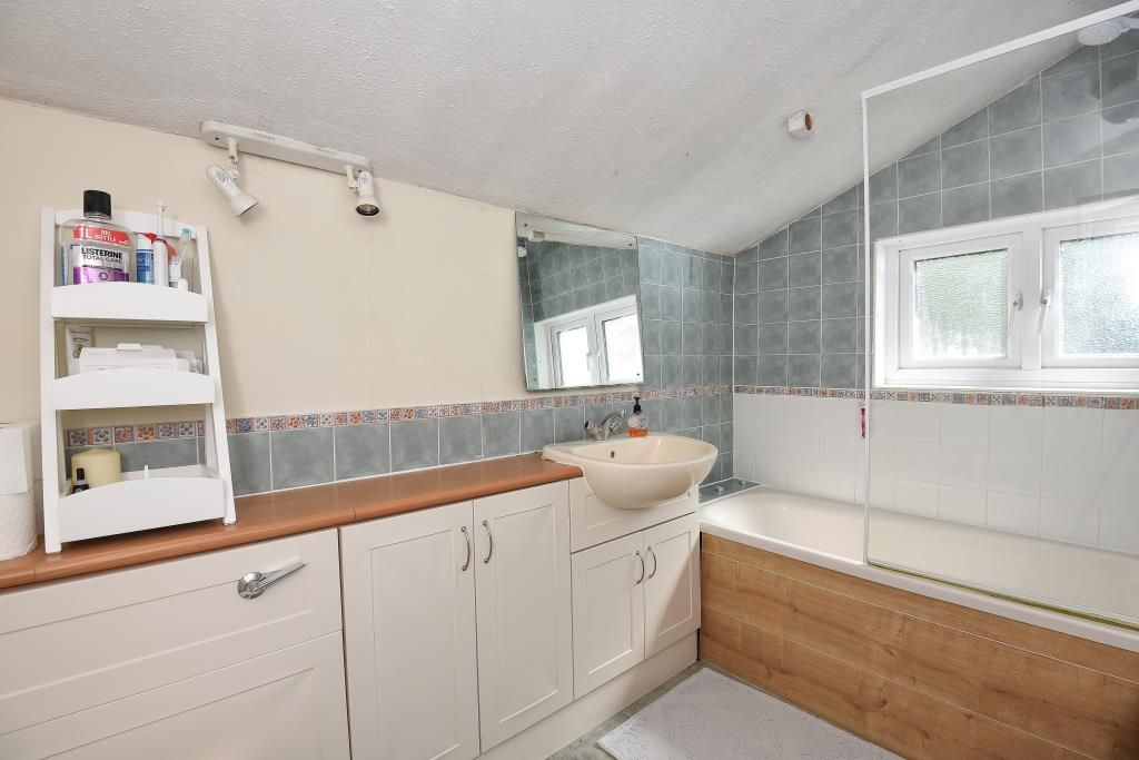 Property photo 2 of 10 Kitchen