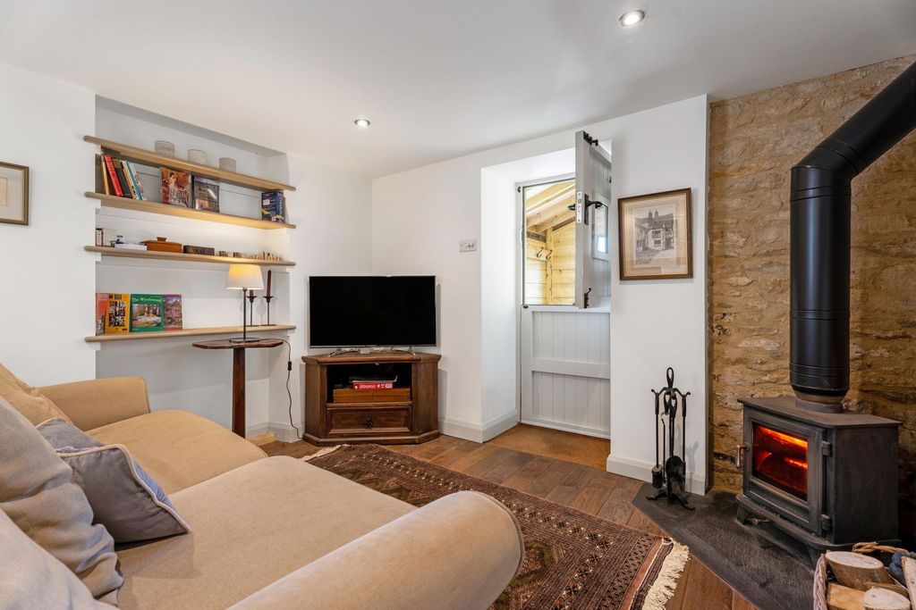 Property photo 3 of 14