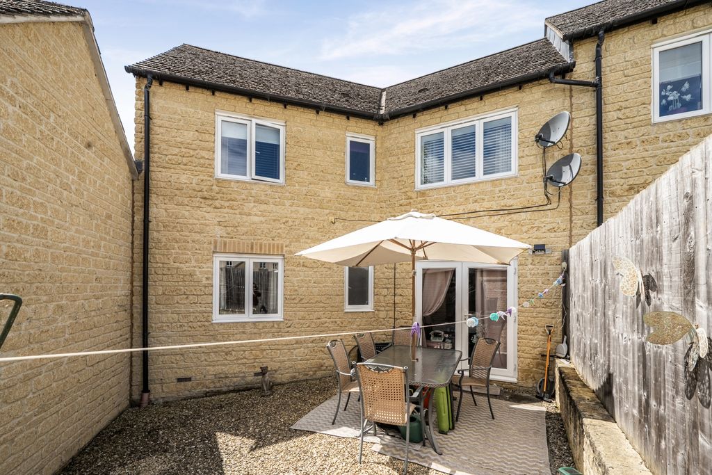 Property photo 2 of 11 1471487-2-6A2Bf9d5B9Ad1