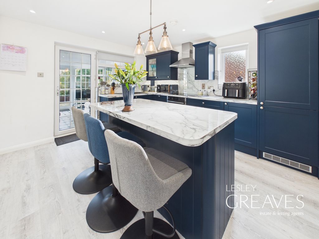 Property photo 2 of 20 Kitchen