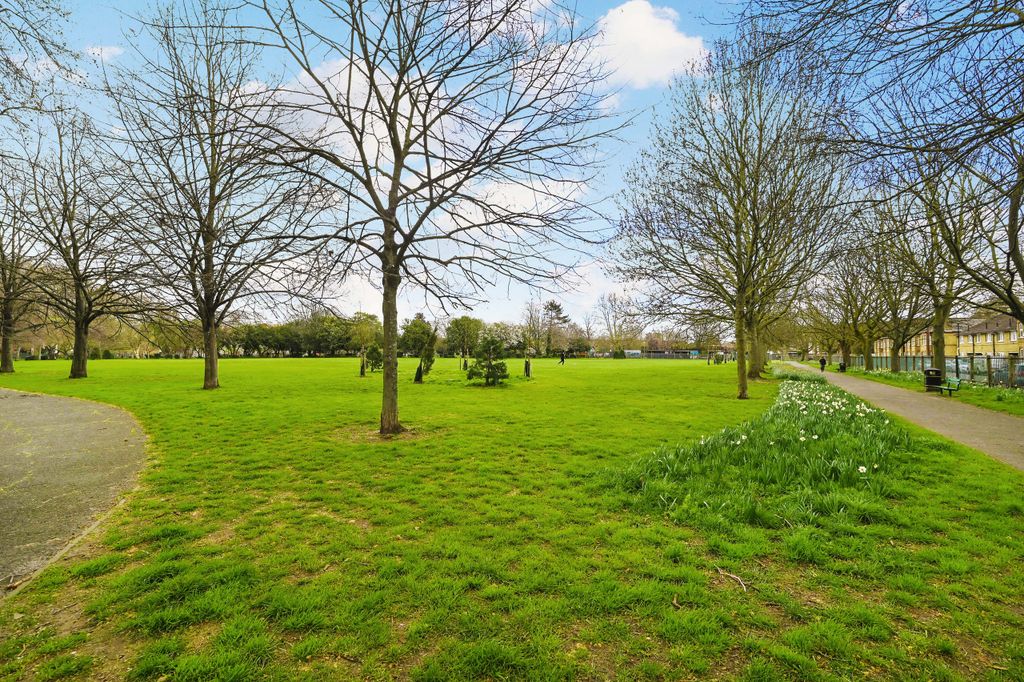 Property photo 2 of 17 Photo 16