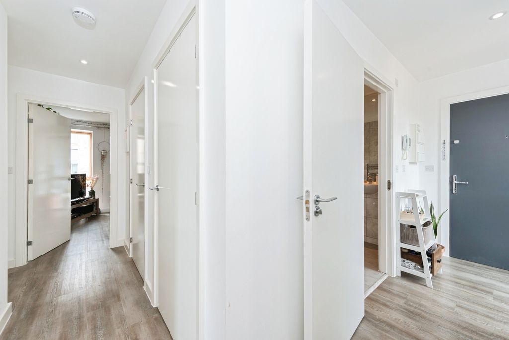 Property photo 2 of 12 Hallway