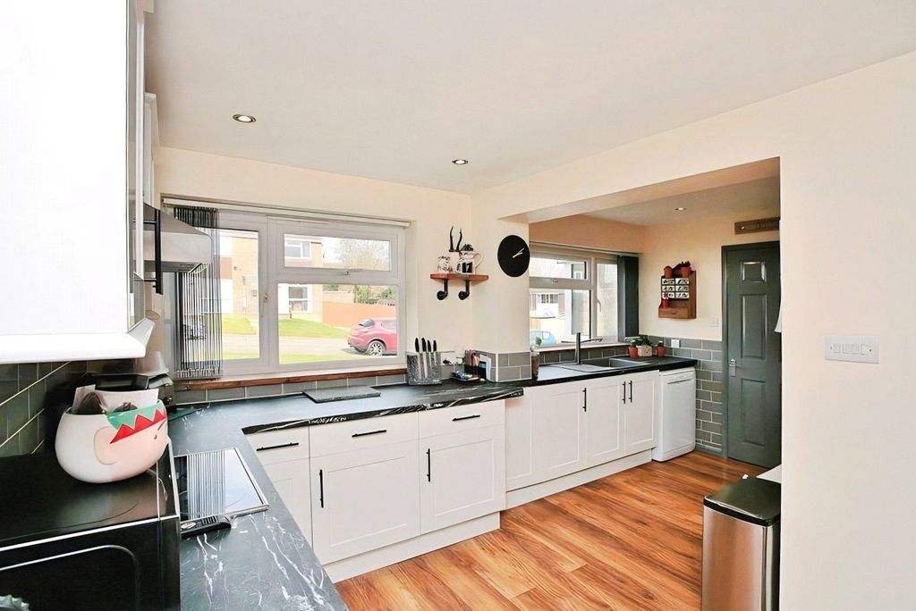 Property photo 2 of 17 Picture No. 08