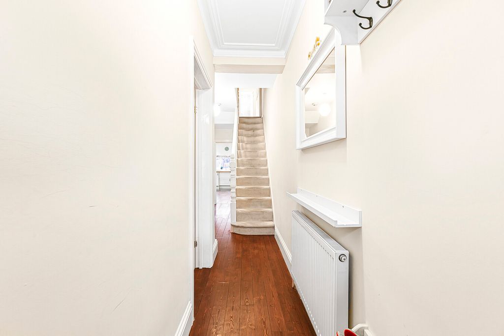 Property photo 3 of 27