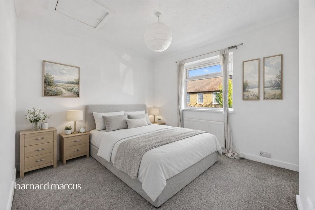 Property photo 3 of 24