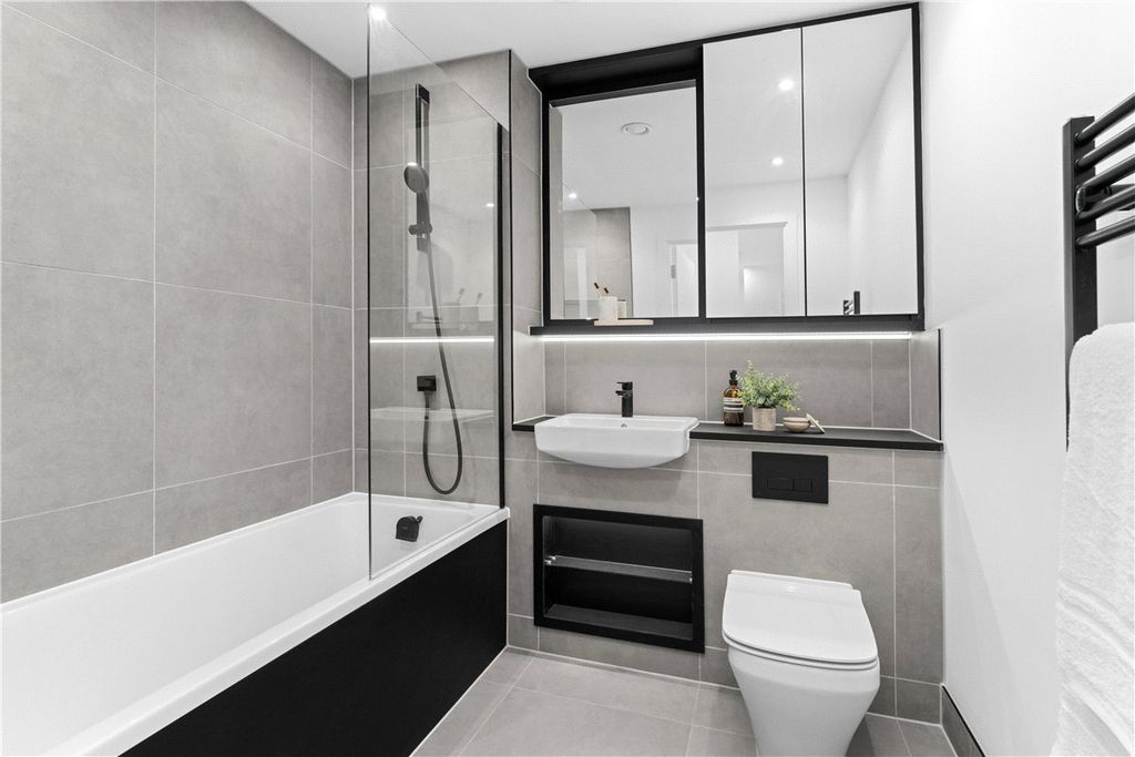 Additional image 10 of 2 bed flat for saleEddington Avenue, Cambridge CB3