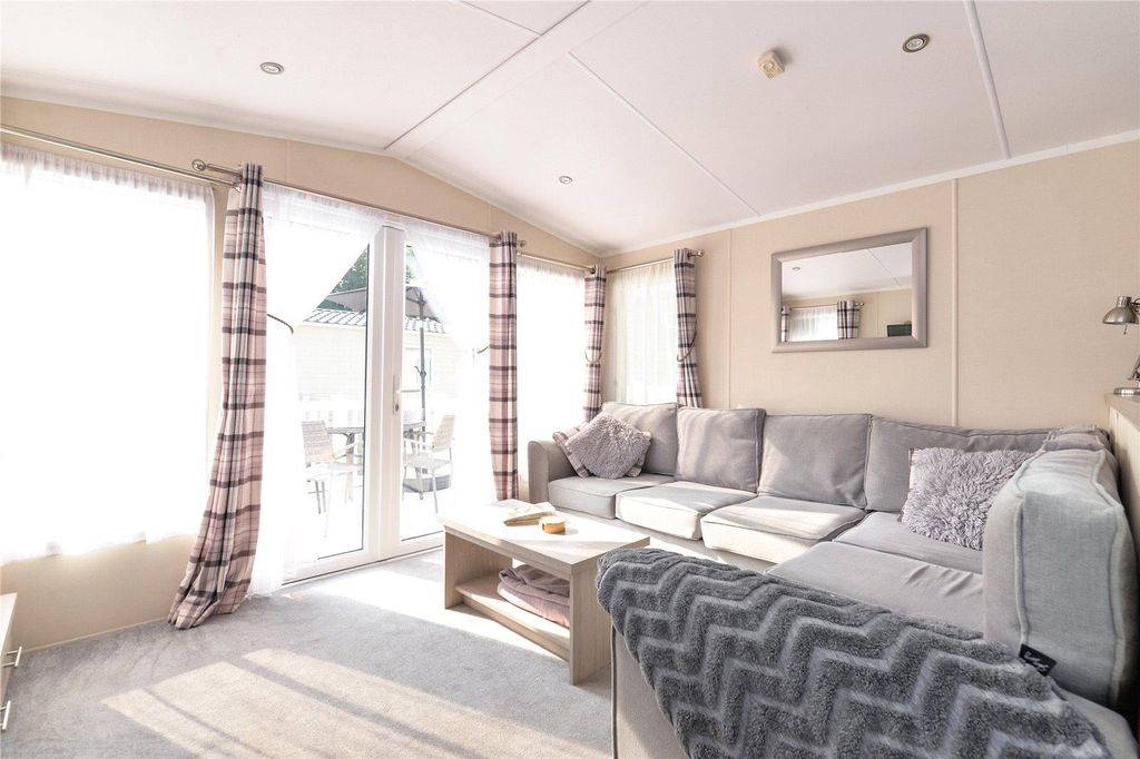 Property photo 3 of 16 Picture No. 05