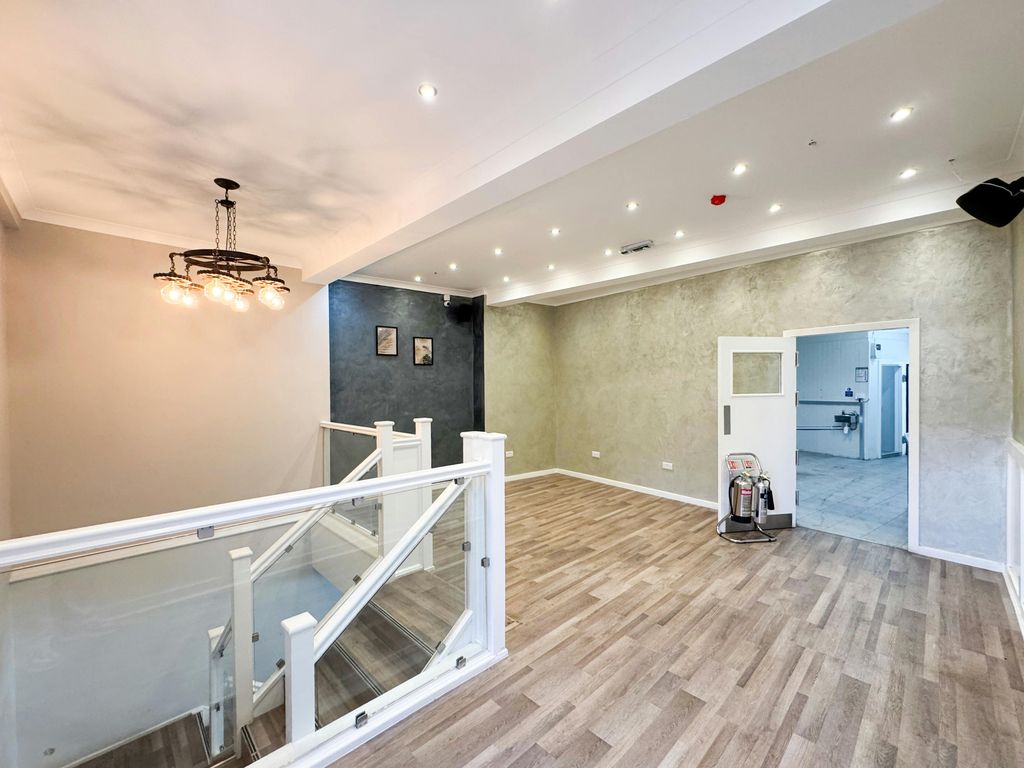 Property photo 2 of 6 Unit 4 5 5.Jpg