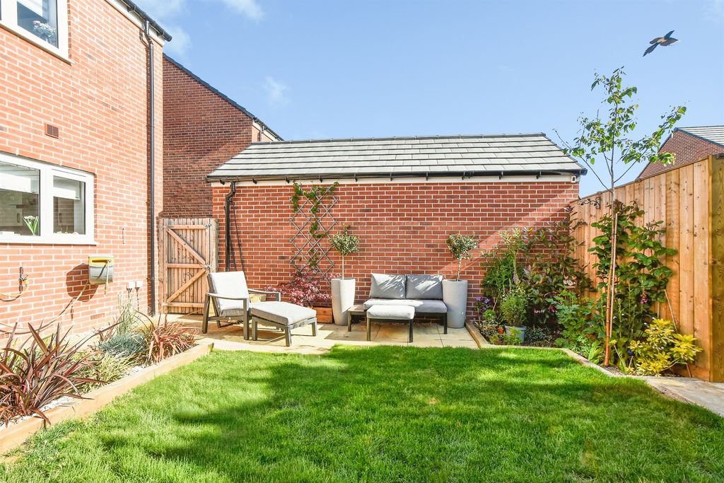 Property photo 2 of 19