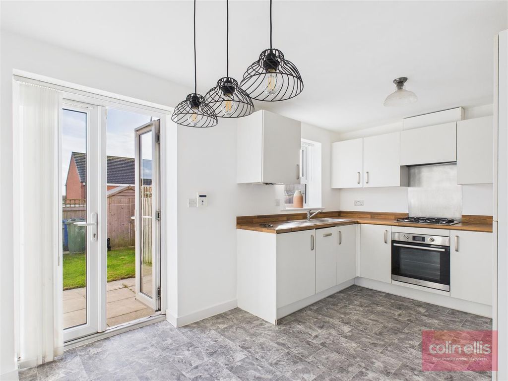 Property photo 2 of 16 Cam05075G0-Pr0235-Still006.Jpg