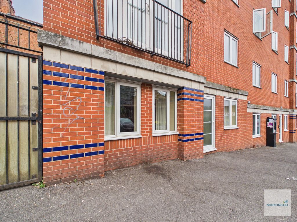 Property photo 1 of 14 Cam03394G0-Pr0543-Still014