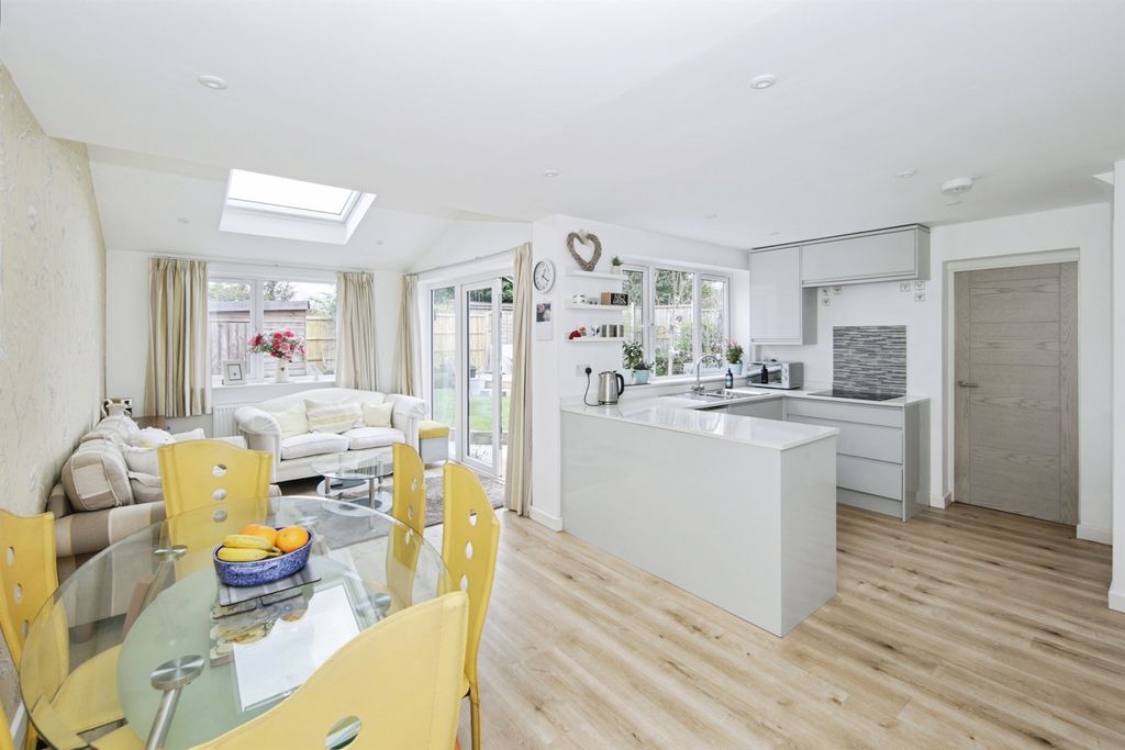 Property photo 2 of 22