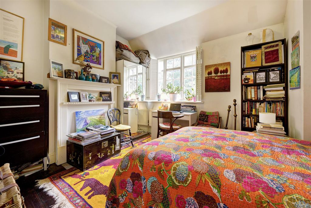 Property photo 3 of 11 D0397 21 Northway Bed2.Jpg