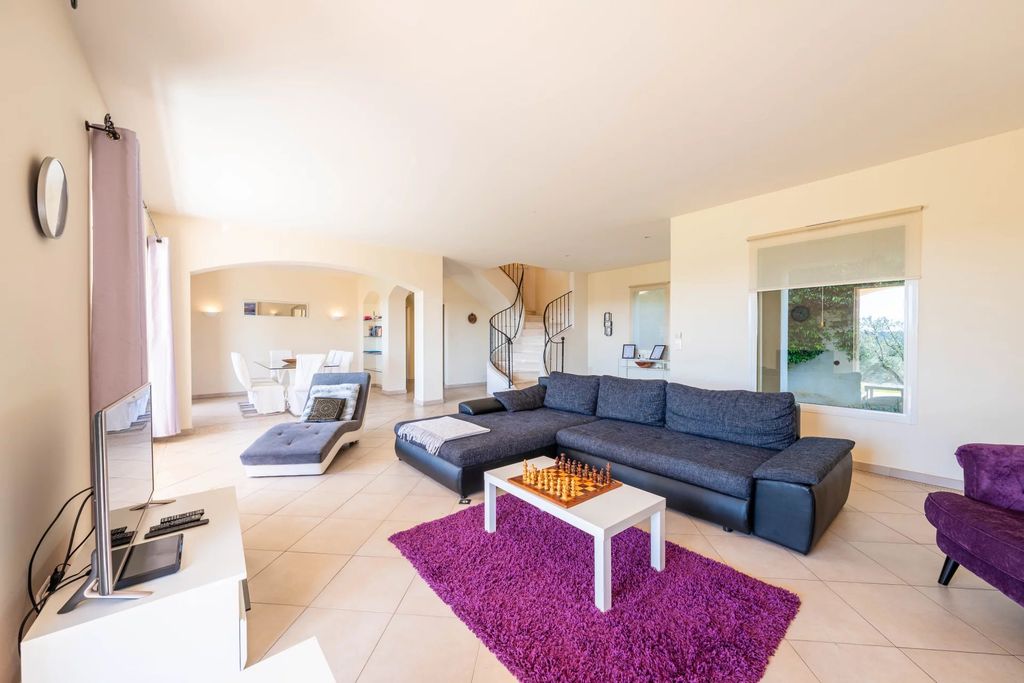 Property photo 3 of 31 A879E0E4784014cd647d6E6c184c8F74_E8d4035080_1920-Big