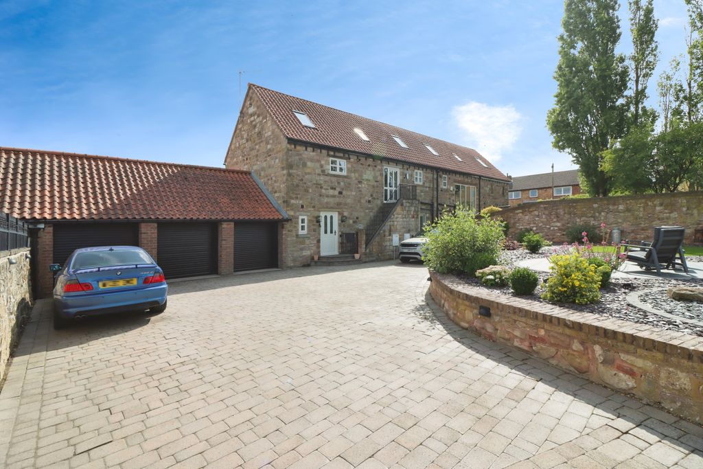Property photo 1 of 39 Img_3568