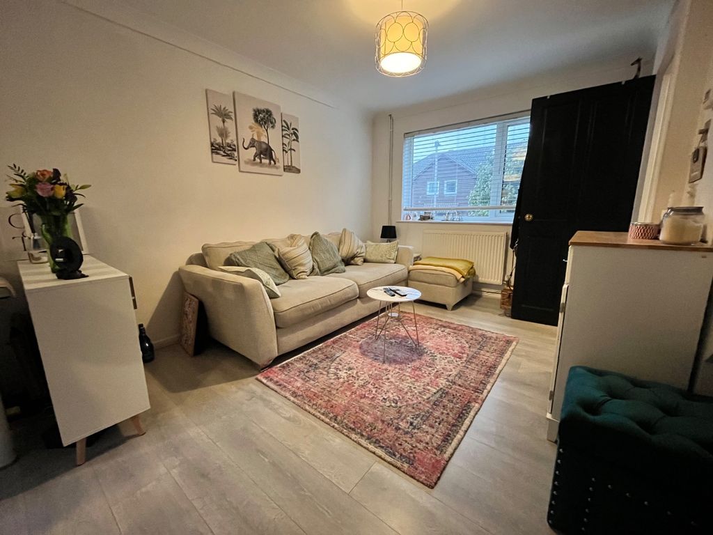 Property photo 3 of 19 4682033